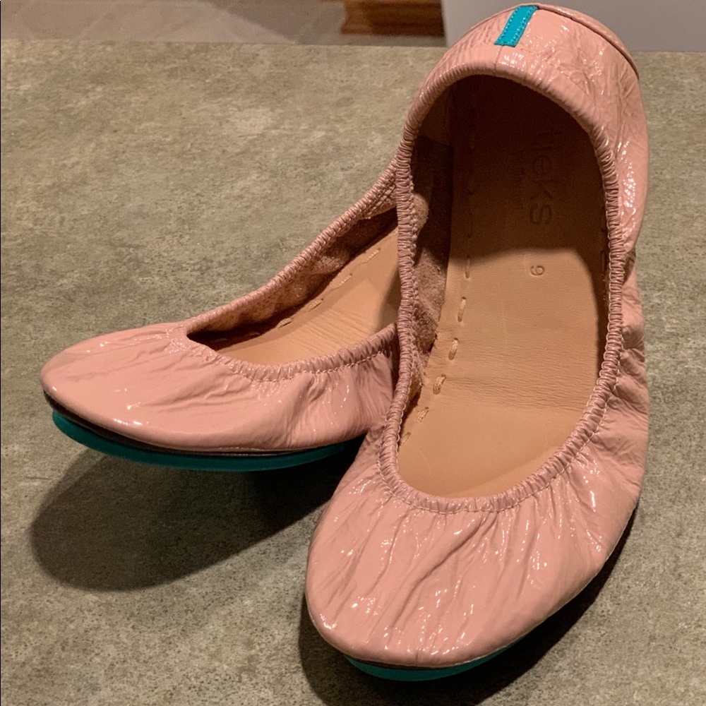 Size 9 patent blush Tieks (SOLD)